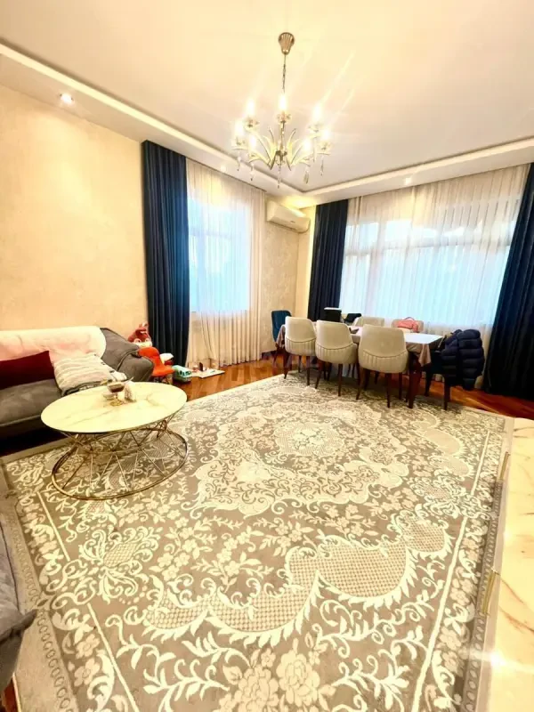 Kirayə verilir 3 otaqlı mənzil 120 m²