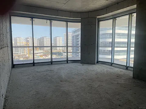 Satılır 3 otaqlı mənzil 180 m² — Bakı 3 otaq 180.00 m²