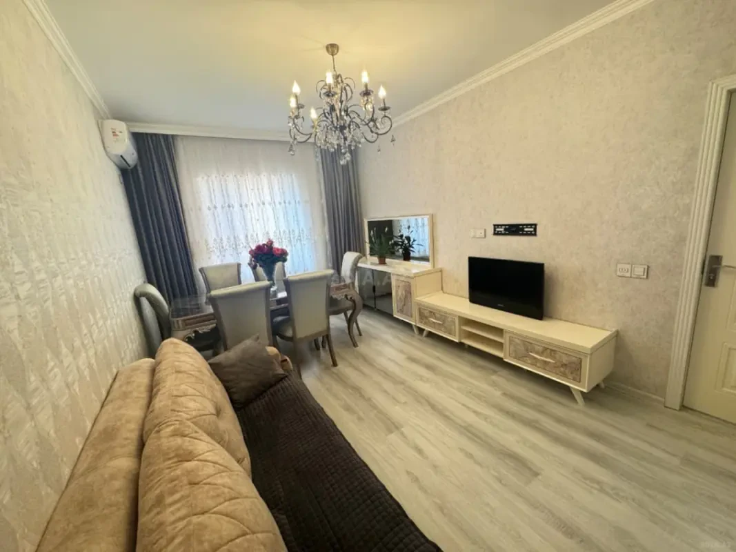 Kirayə verilir 2 otaqlı mənzil 65 m²