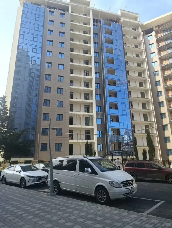 Satılır 2 otaqlı mənzil 73 m²