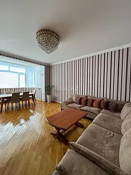Satılır 3 otaqlı mənzil 126 m² — Bakı, İnşaatçılar 3 otaq 126.00 m²