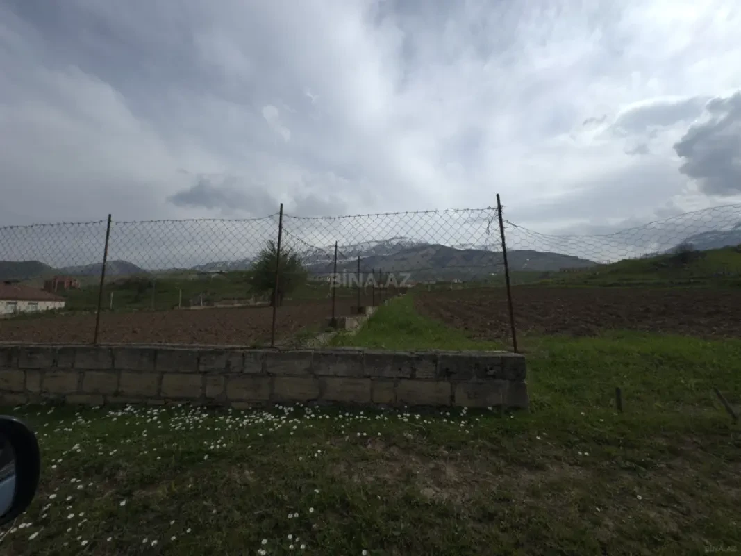 Satılır torpaq sahəsi 2 m²