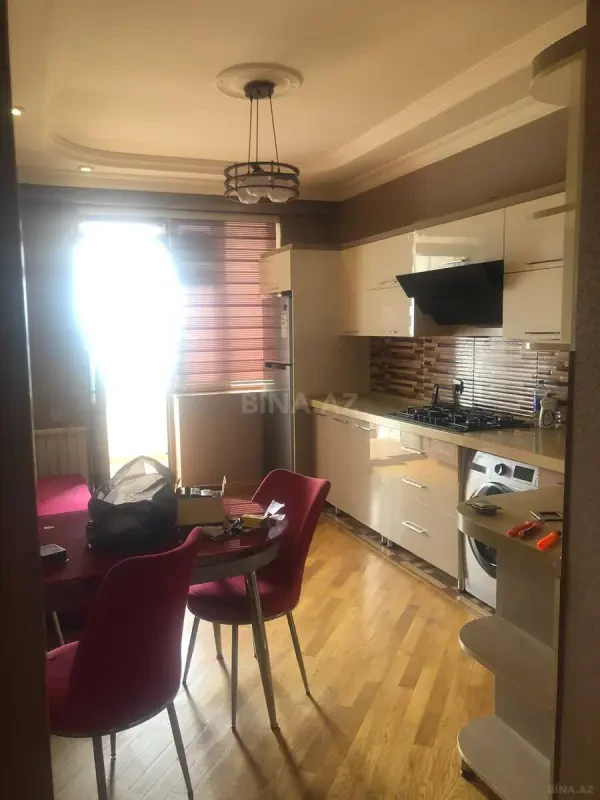 Kirayə verilir 3 otaqlı mənzil 123 m²