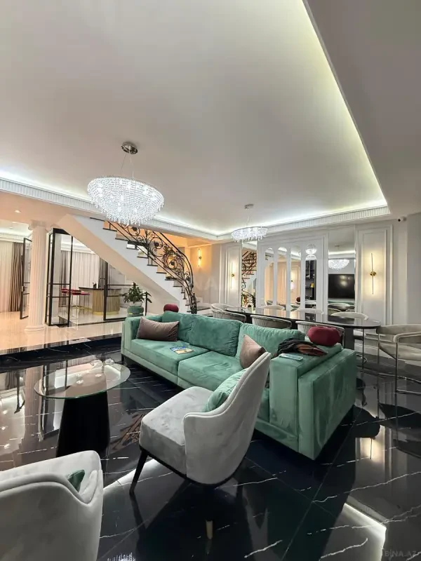 Satılır 9 otaqlı mənzil 315 m²