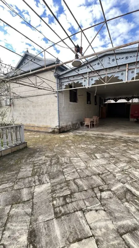 Satılır 6 otaqlı həyət evi 150 m²