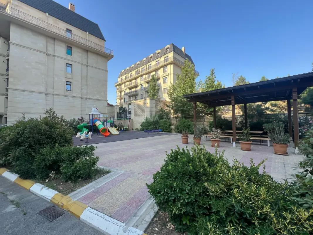 Kirayə verilir 3 otaqlı mənzil 107 m²