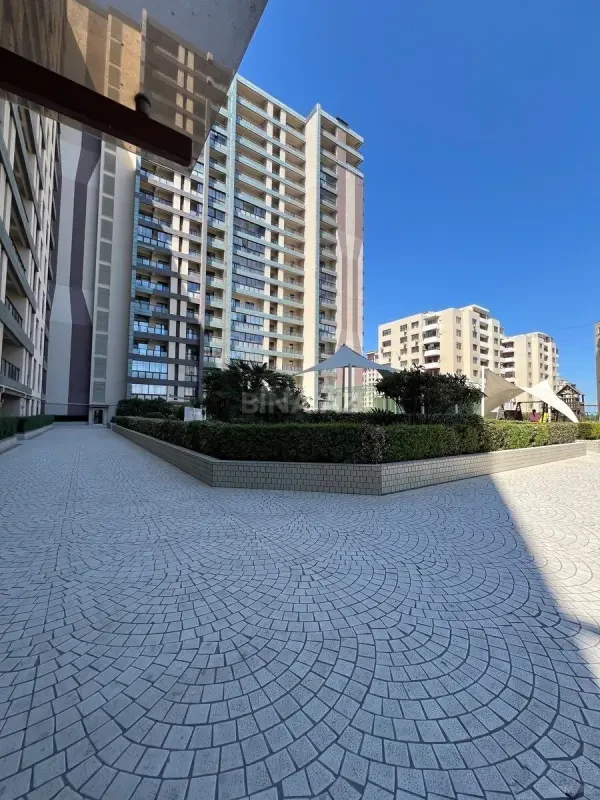 Satılır 3 otaqlı mənzil 185 m²