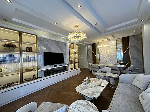 Satılır 4 otaqlı mənzil 185 m² — Bakı 4 otaq 185.00 m²