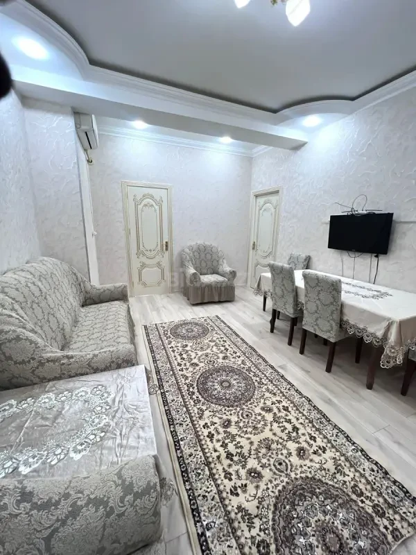 Kirayə verilir 2 otaqlı mənzil 75 m²