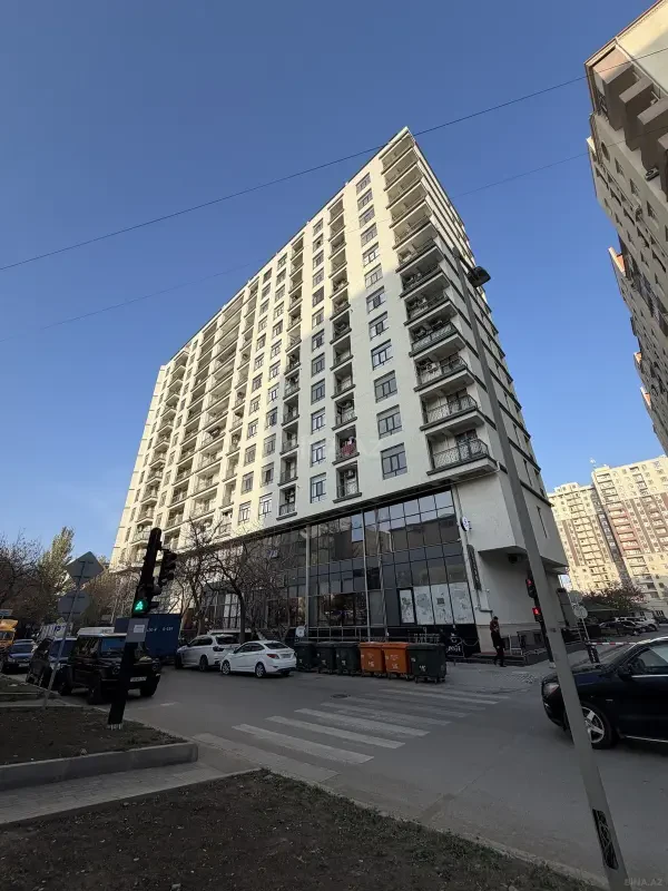 Satılır 2 otaqlı mənzil 106 m²