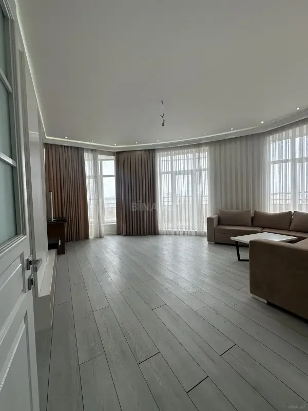 Satılır 3 otaqlı mənzil 120 m²