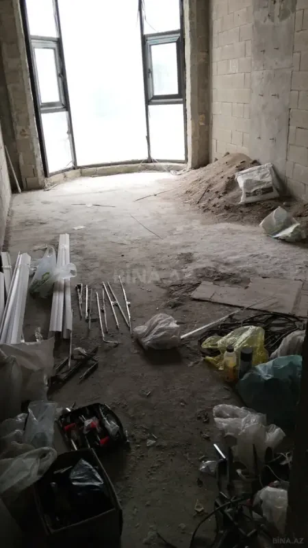 Satılır 4 otaqlı mənzil 153 m²