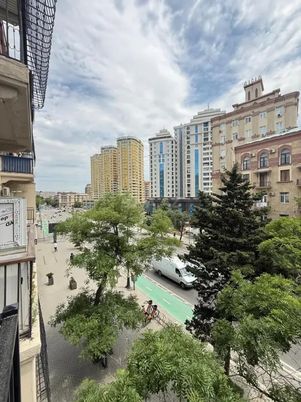 Satılır 2 otaqlı mənzil 70 m²