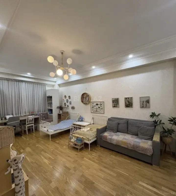 Satılır 2 otaqlı mənzil 70 m²