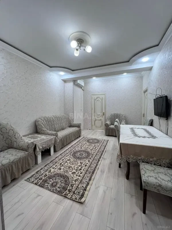Kirayə verilir 2 otaqlı mənzil 70 m²