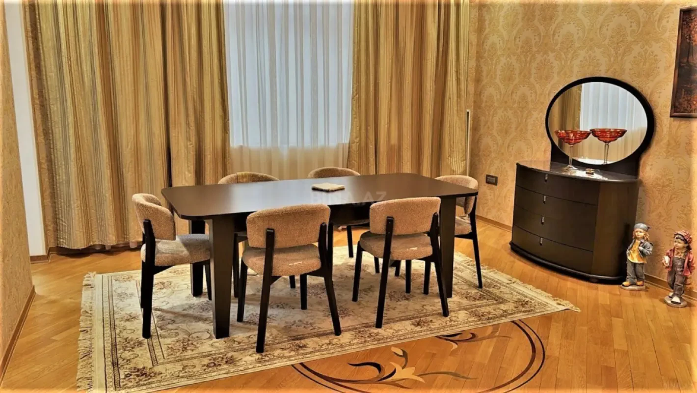 Kirayə verilir 3 otaqlı mənzil 128 m²