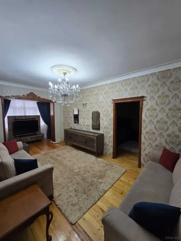 Satılır 5 otaqlı mənzil 120 m²