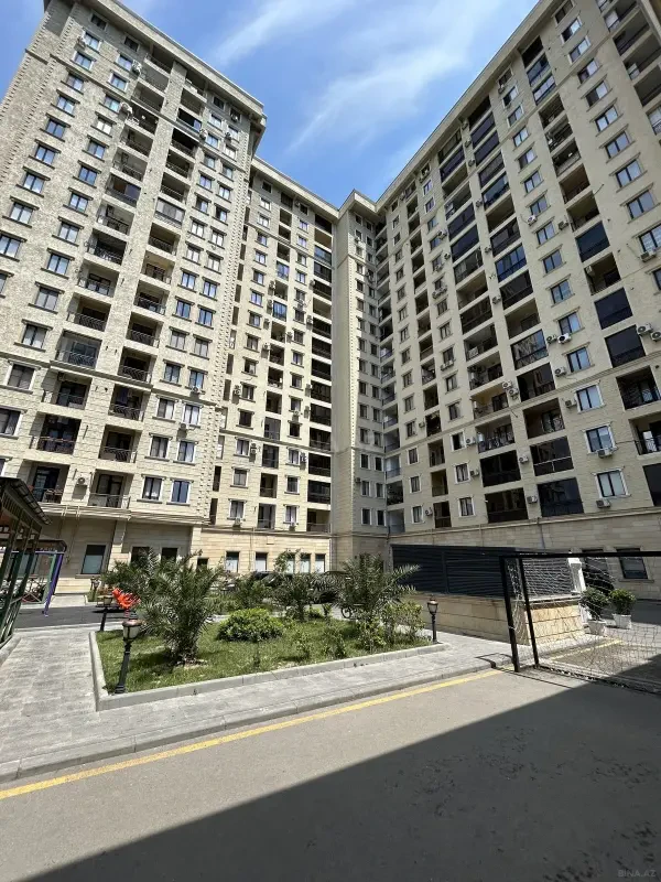 Kirayə verilir 2 otaqlı mənzil 86 m²