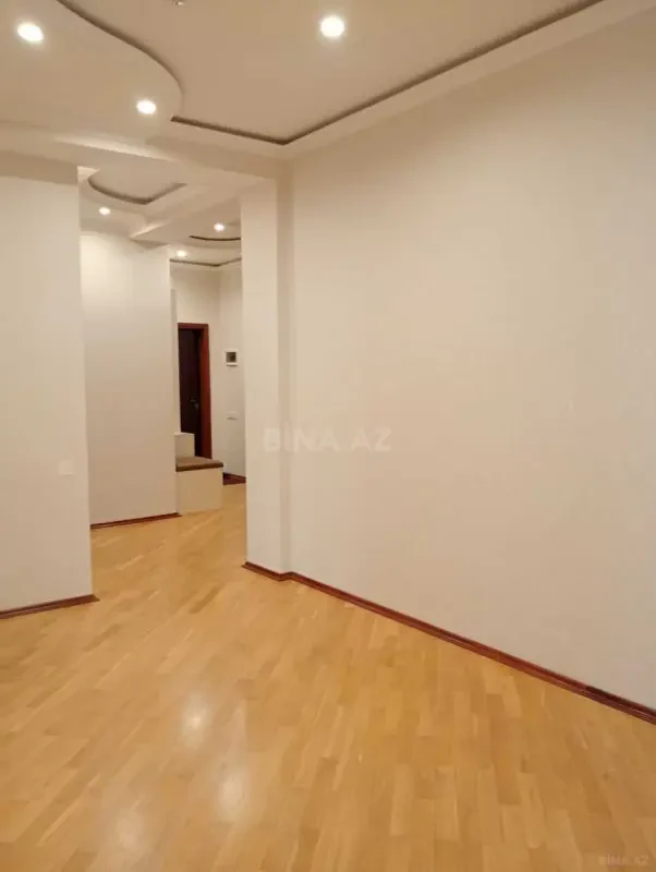 Kirayə verilir 3 otaqlı mənzil 130 m²