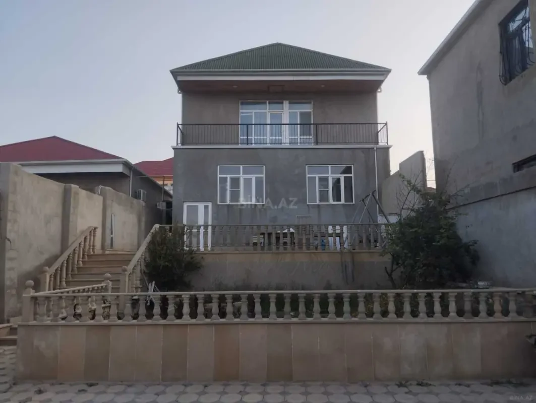 Satılır 7 otaqlı həyət evi 174 m²