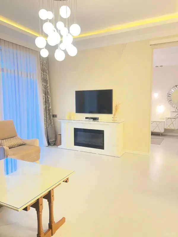 Kirayə verilir 2 otaqlı mənzil 103 m²