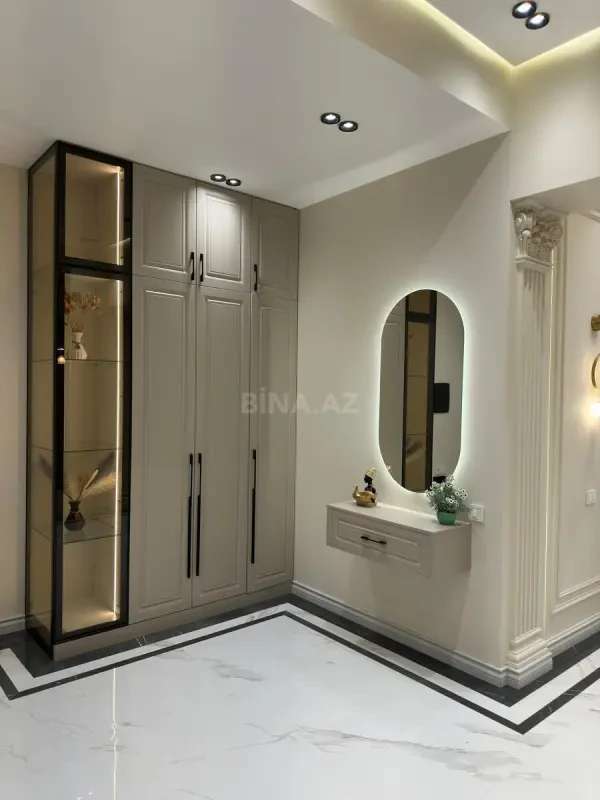 Satılır 3 otaqlı mənzil 133 m²