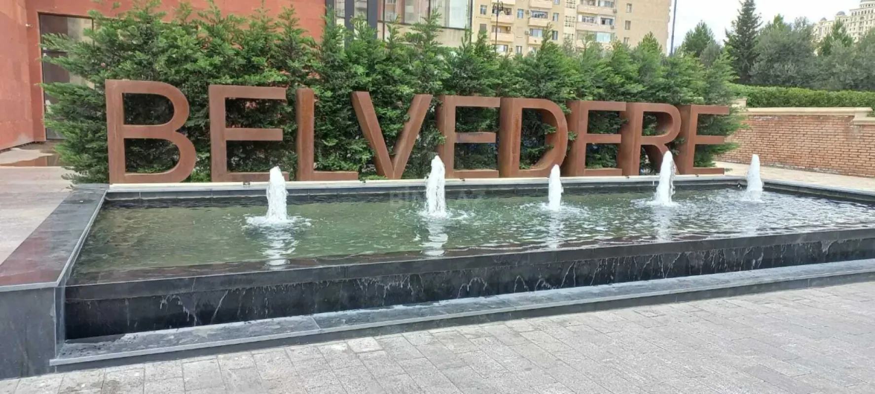 Satılır 4 otaqlı mənzil 220 m²