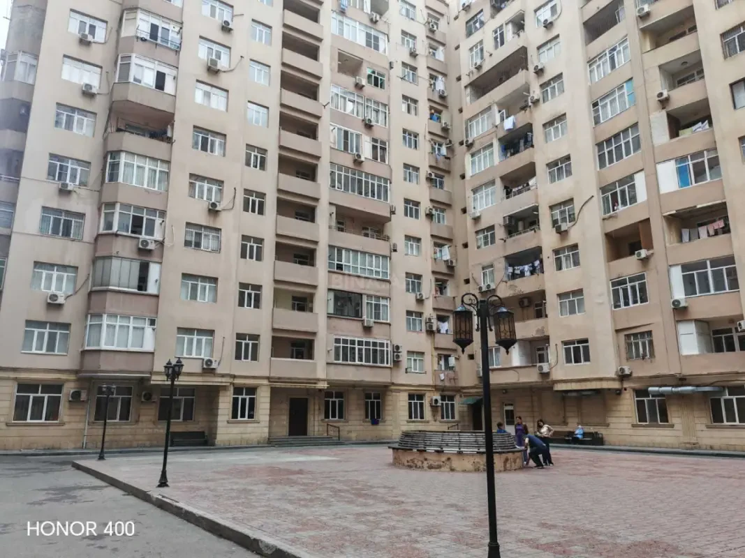 Satılır 2 otaqlı mənzil 65 m²