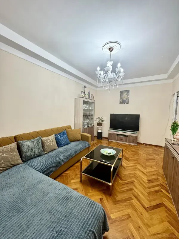 Satılır 2 otaqlı mənzil 70 m²