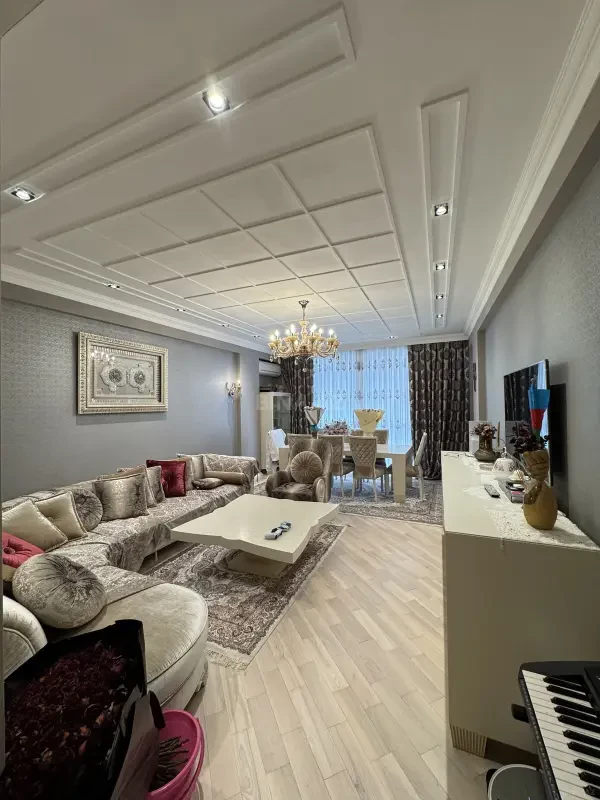 Satılır 4 otaqlı mənzil 146 m²