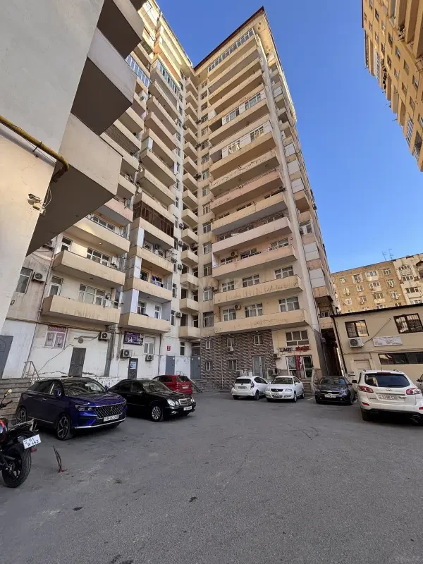 Satılır 3 otaqlı mənzil 120 m²