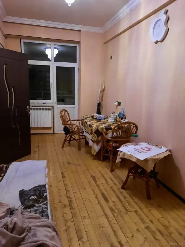 Kirayə verilir 2 otaqlı mənzil 50 m²
