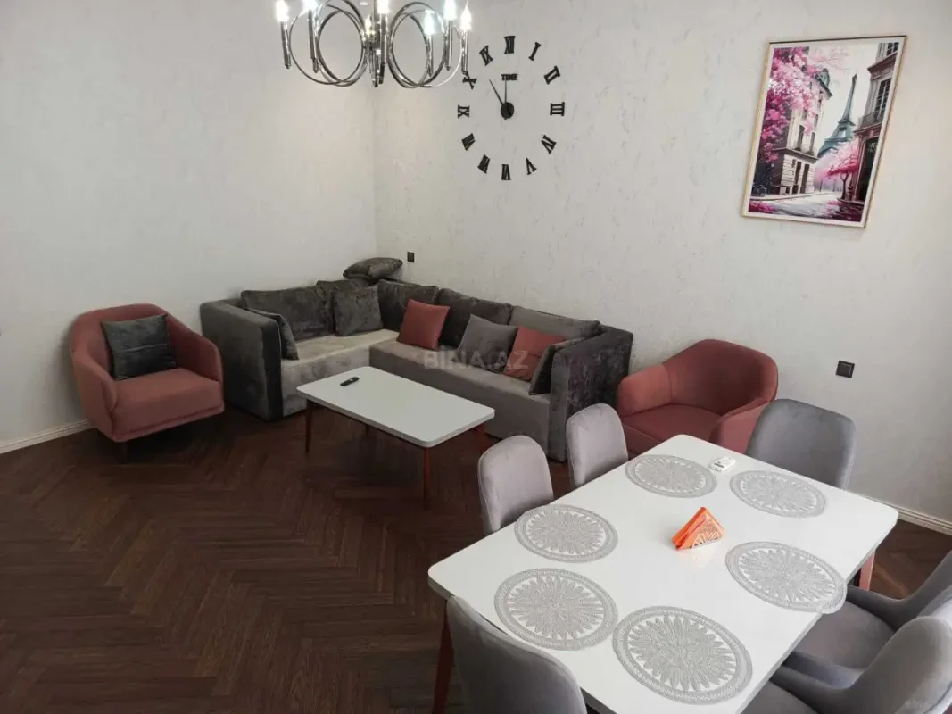 Kirayə verilir 2 otaqlı mənzil 86 m²