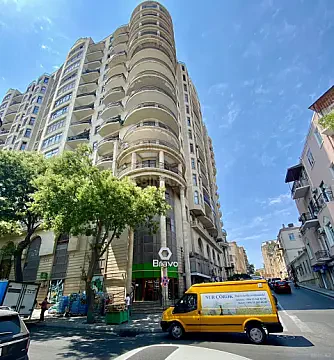 Satılır 4 otaqlı mənzil 205 m² — Bakı 4 otaq 205.00 m²