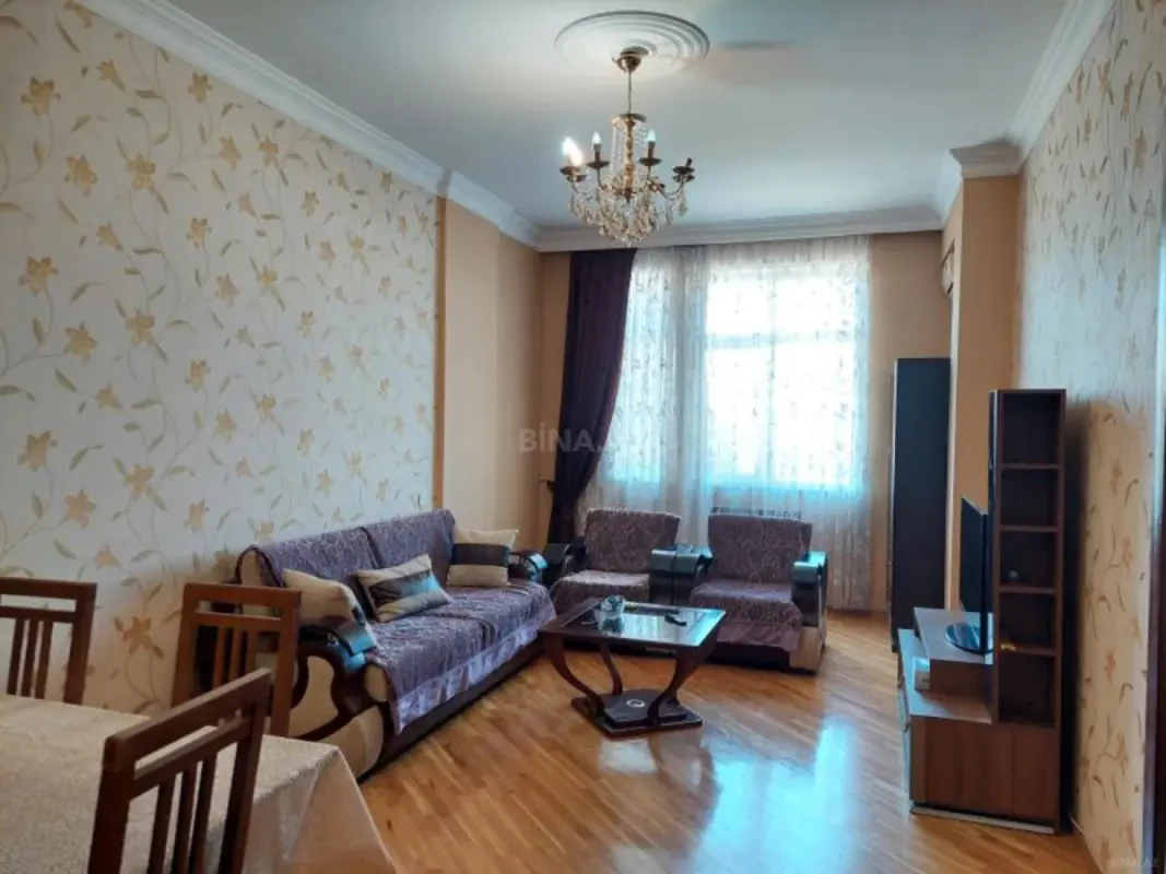 Kirayə verilir 2 otaqlı mənzil 67 m²