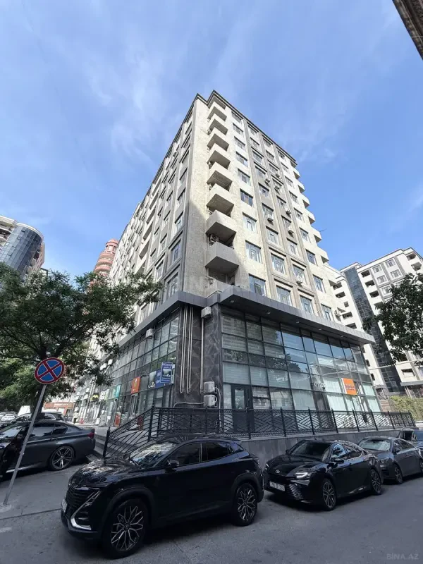 Satılır 2 otaqlı mənzil 109 m²