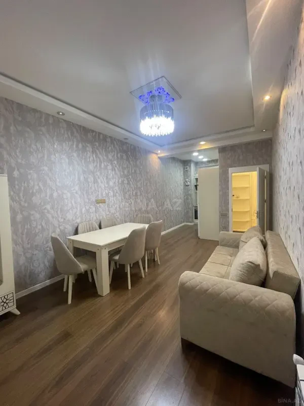 Kirayə verilir 2 otaqlı mənzil 75 m²