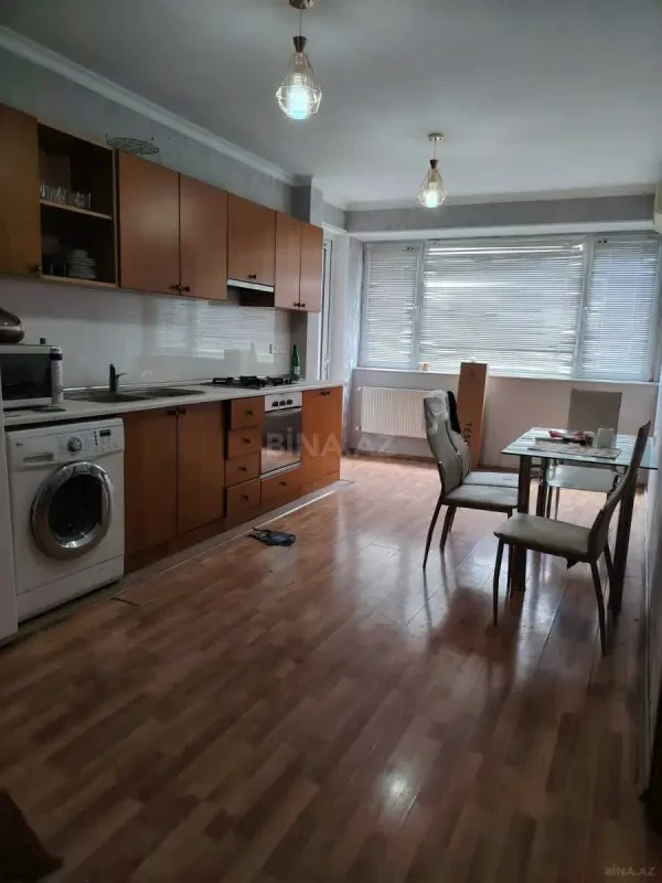 Kirayə verilir 2 otaqlı mənzil 70 m²