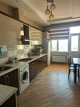 Kirayə verilir 2 otaqlı mənzil 125 m² — Bakı 2 otaq 125.00 m²