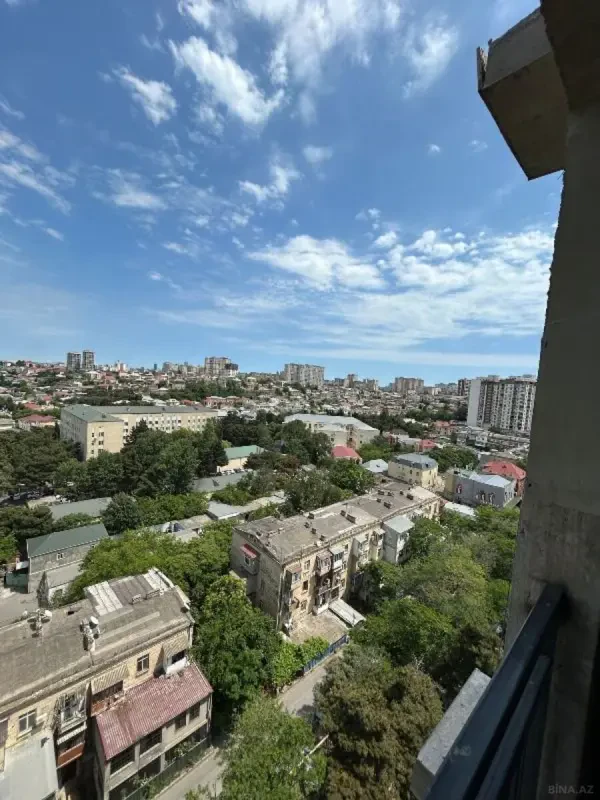 Satılır 4 otaqlı mənzil 150 m²