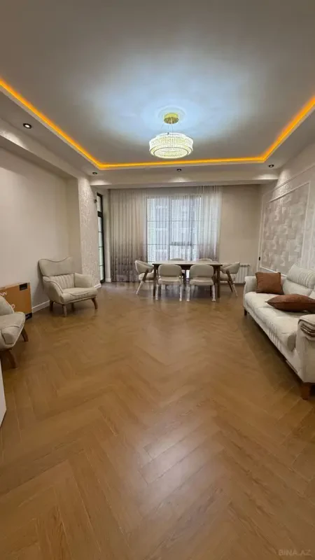 Kirayə verilir 4 otaqlı mənzil 140 m²