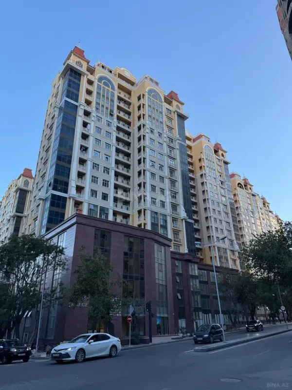 Satılır 3 otaqlı mənzil 112 m²