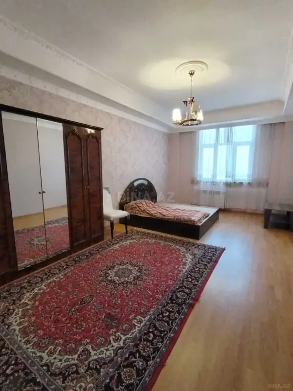 Kirayə verilir 2 otaqlı mənzil 100 m²
