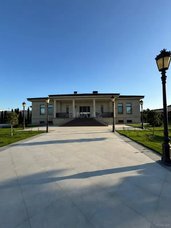 Satılır 7 otaqlı həyət evi 1050 m²