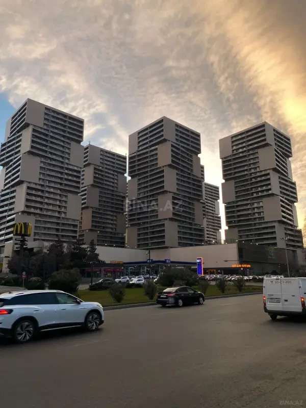Satılır 2 otaqlı mənzil 108 m²