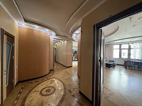 Kirayə verilir 3 otaqlı mənzil 165 m² — Bakı, Nəsimi 3 otaq 165.00 m²