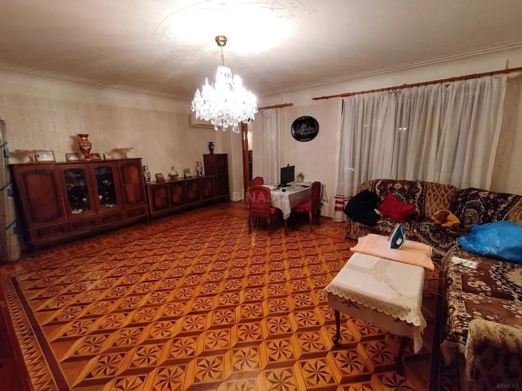 Satılır 4 otaqlı mənzil 110 m²