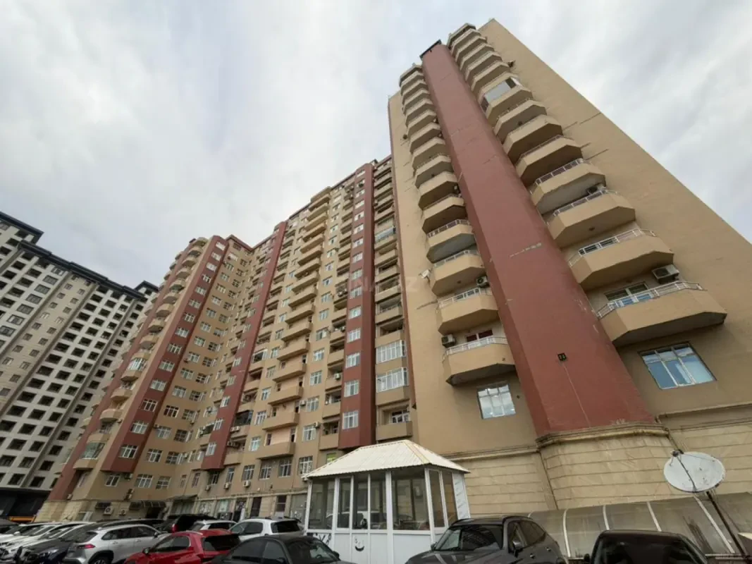 Satılır 3 otaqlı mənzil 152 m²