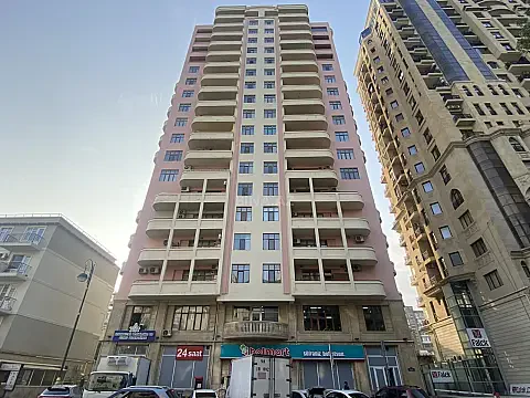 Satılır 4 otaqlı mənzil 180 m² — Bakı 4 otaq 180.00 m²