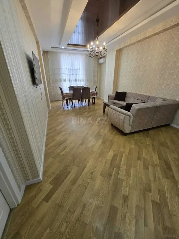 Kirayə verilir 2 otaqlı mənzil 100 m²